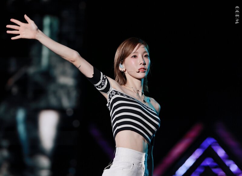 220820 Taeyeon at SMTOWN LIVE 2022: SMCU EXPRESS documents 3