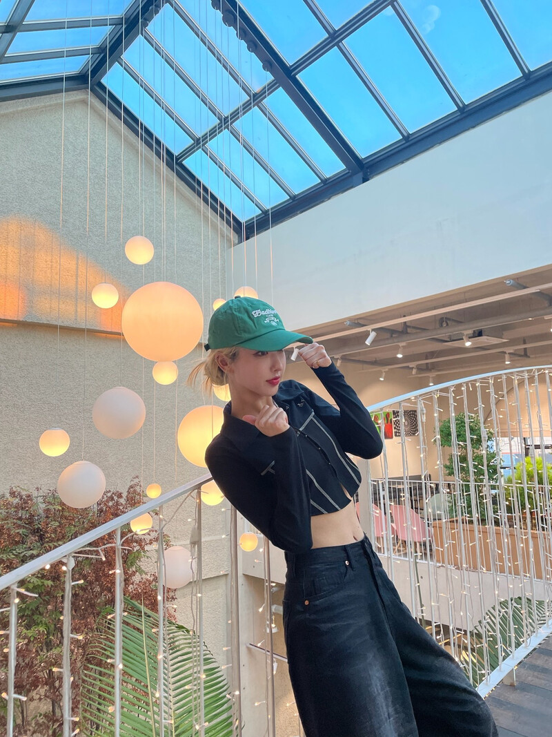 230519 - CHOI YEONJAE Twitter Update documents 1