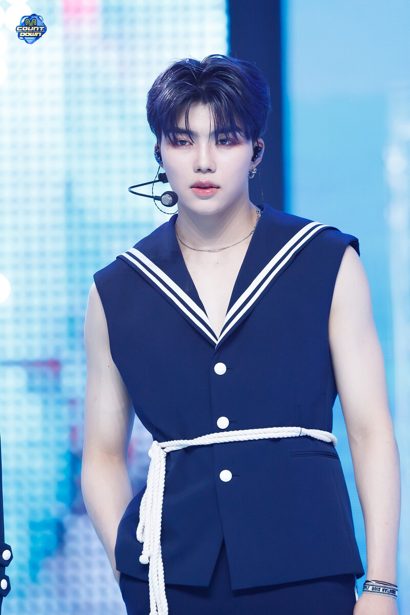 240425 ZEROBASEONE Gunwook - 'SWEAT' at M Countdown documents 1