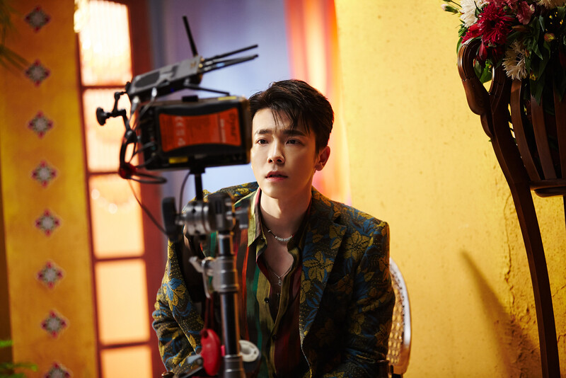 180414 SMTOWN Naver Update - Super Junior x Leslie Grace 'Lo Siento' M/V Behind documents 25