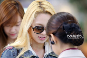 121105 Girls' Generation Hyoyeon at Gimpo Airport