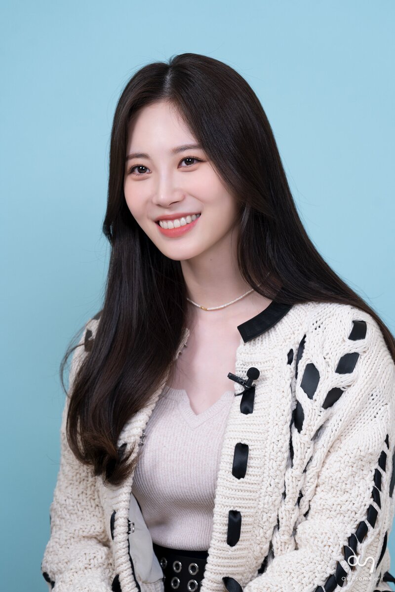 220218 Awesome Ent Naver Post - Kim Yura documents 24