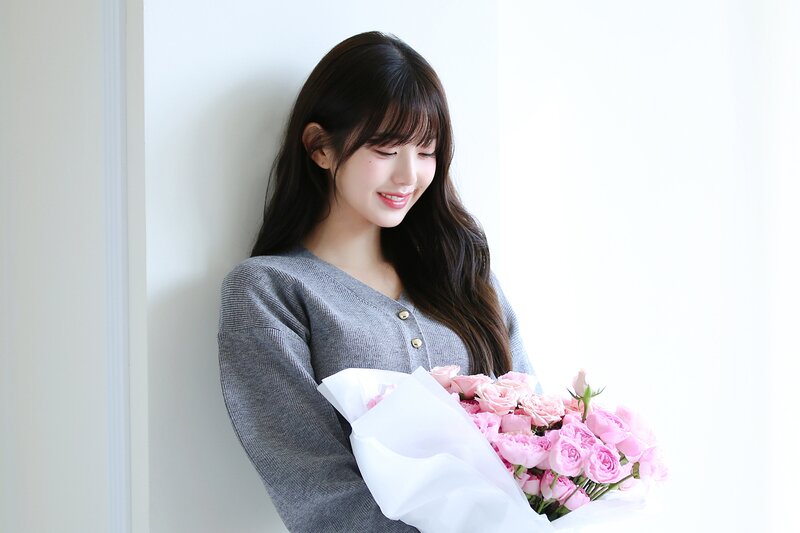 240604 Starship Entertainment Naver Update with Wonyoung - ROLAROLA Advertisement Behind the Scenes documents 8
