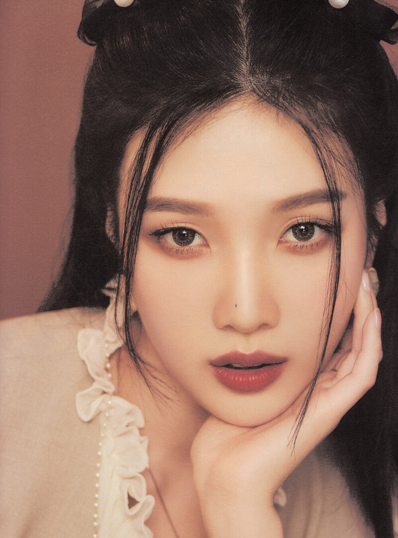 Red Velvet 2022 Season's Greetings (Scans) documents 5