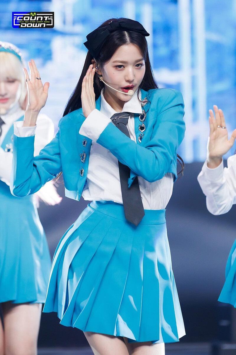 220421 IVE's Wonyoung - "Love Dive" at M Countdown documents 2