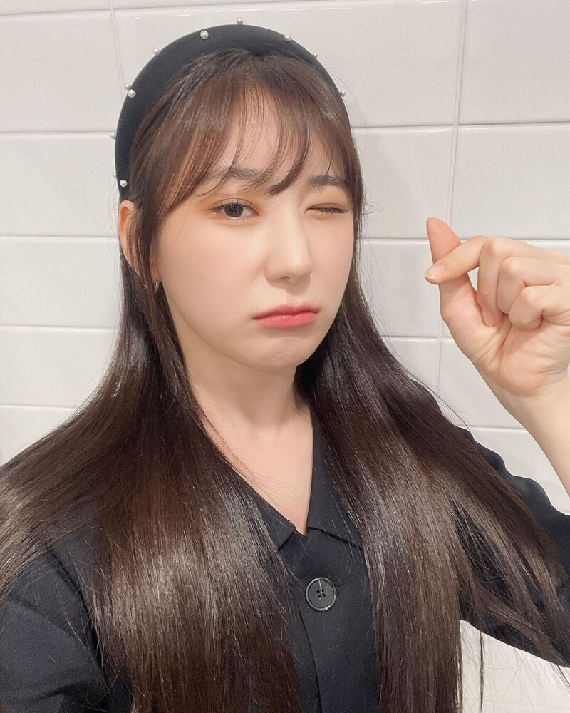 221007 Lee Chaeyeon Instagram Update documents 1