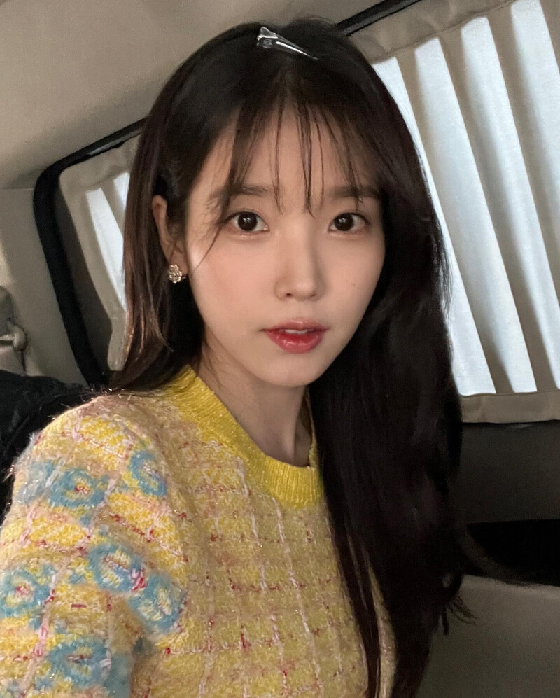 230427 IU Instagram Update documents 3