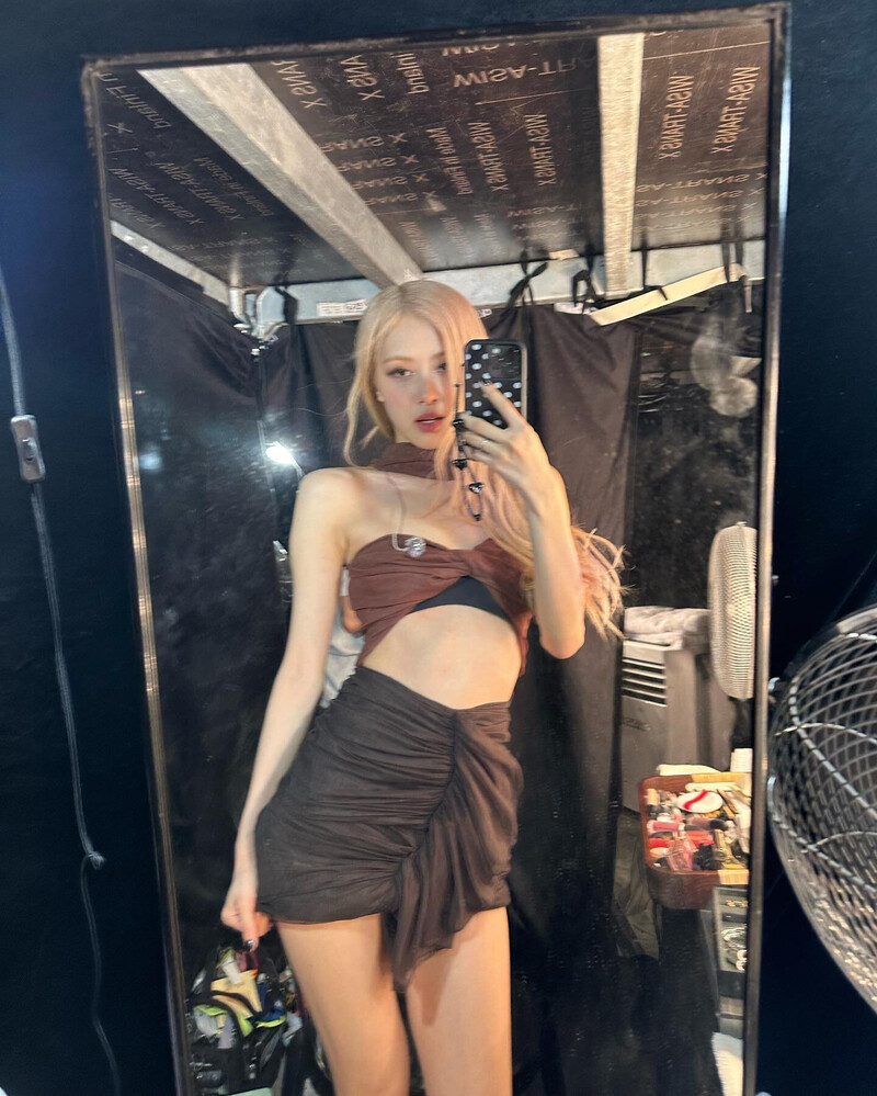 230729 - ROSÉ Instagram Update documents 1