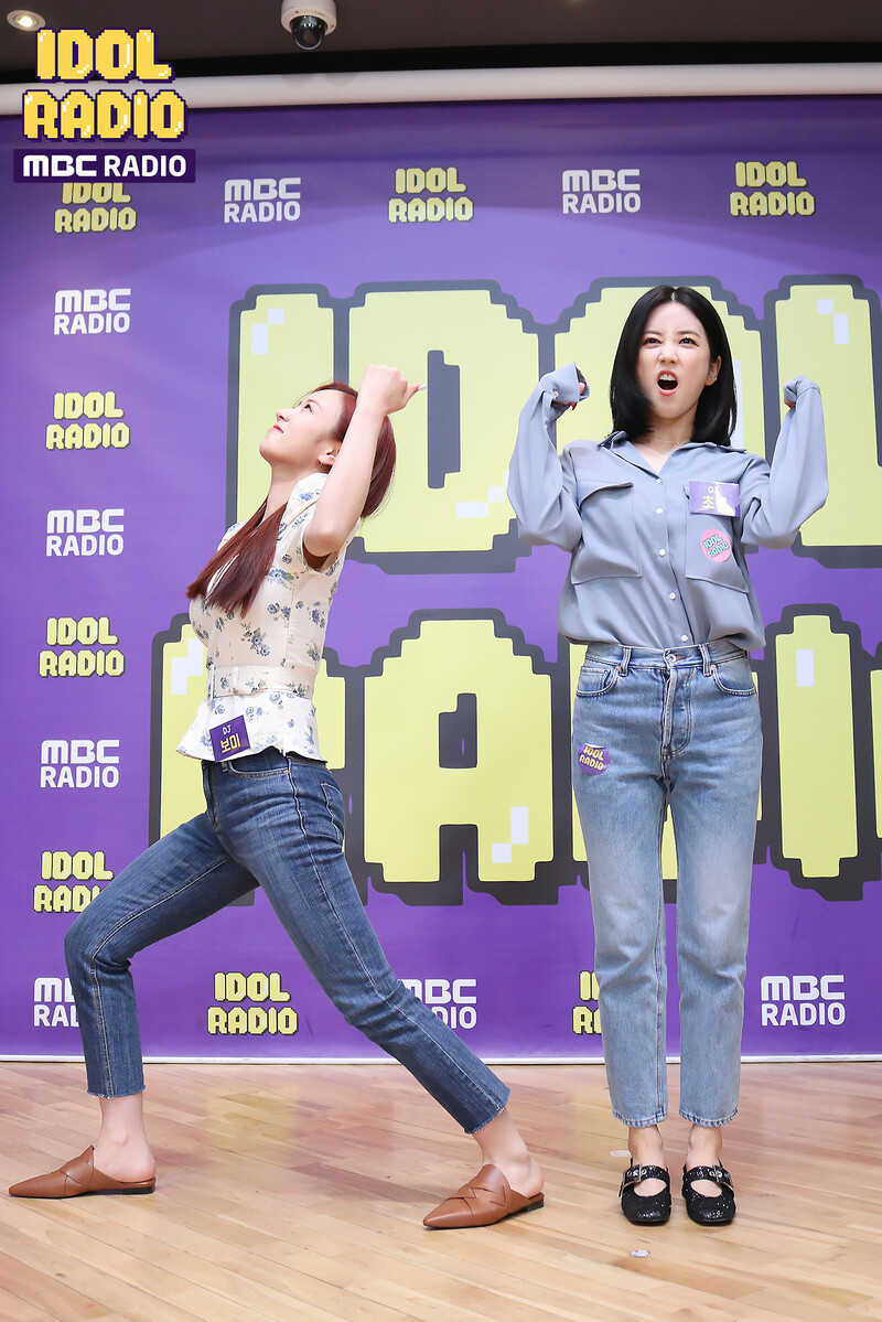 200424 Idol Radio twitter update with Apink BOMI documents 4