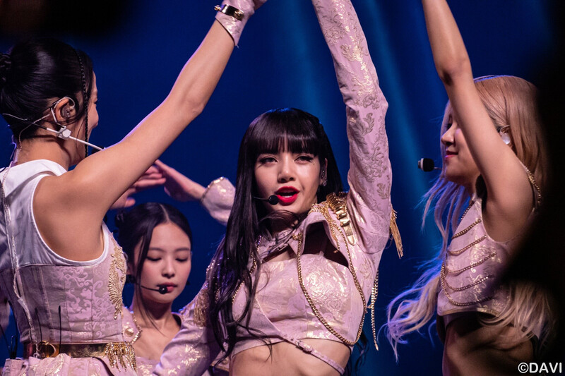 221030 BLACKPINK Lisa - 'BORN PINK' Concert in Houston Day 2 documents 3