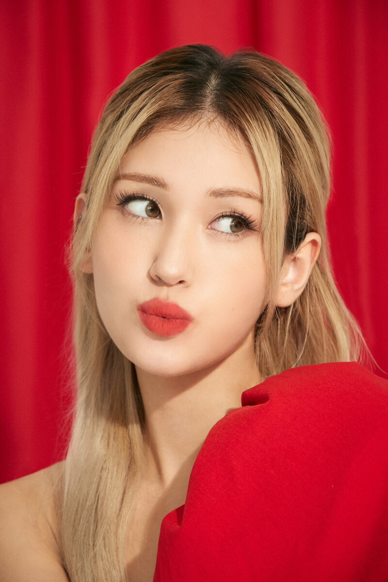 Somi for KISS ME | 2023 documents 6