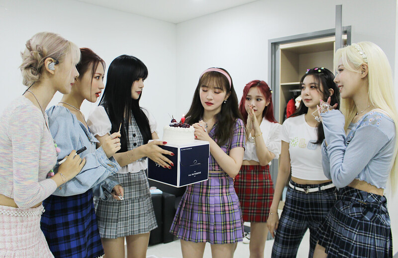 210910 Dreamcatcher Naver Update - 'BEcause' 1st Week Music Shows Behind documents 15