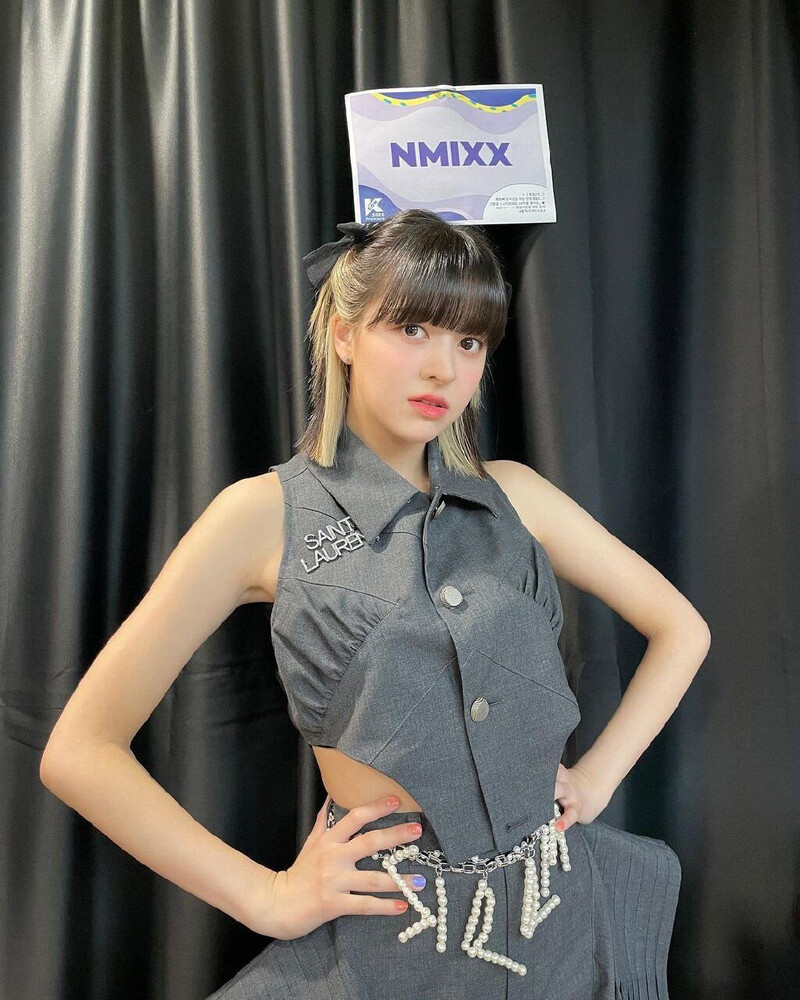 220512 NMIXX Instagram Update - Lily documents 2