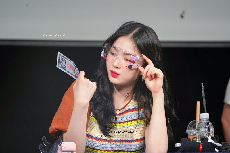 220729 STAYC Isa - WITHMUU Fansign documents 2