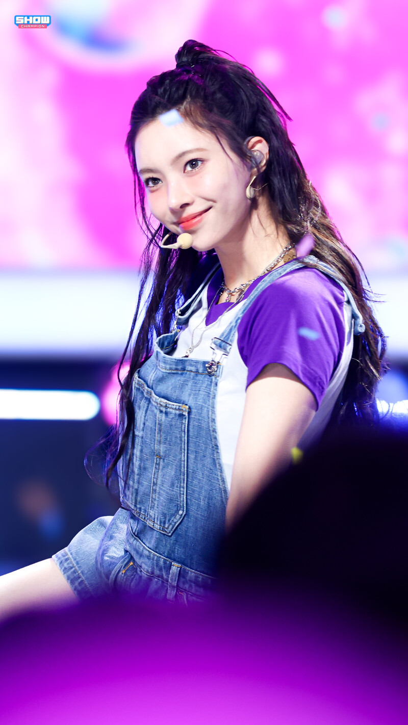 240424 ILLIT Yunah - 'Lucky Girl Syndrome' at Show Champion documents 1