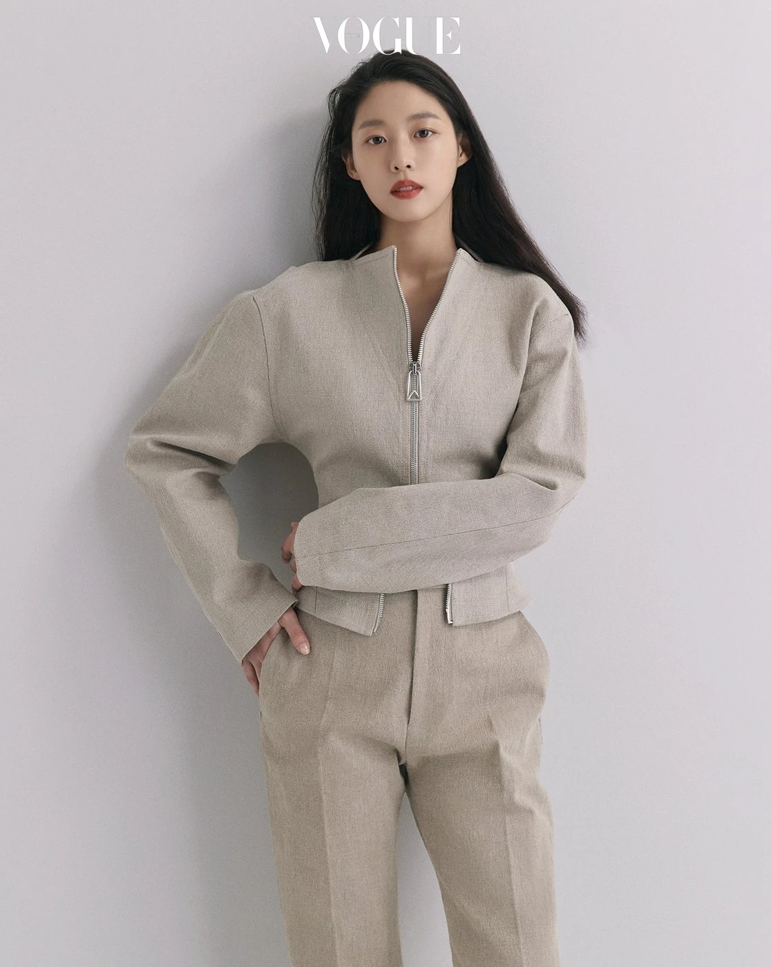 Seolhyun-for-Vogue-Korea-March-2021-documents-4.jpeg