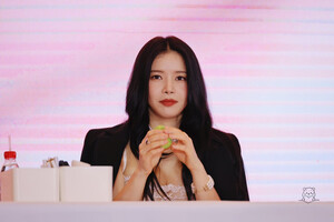 250105 Solar at Shanghai fansign