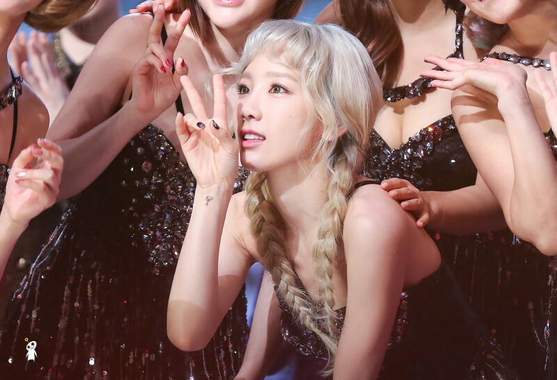 151231 Girls' Generation Taeyeon at MBC Gayo Daejeon documents 1