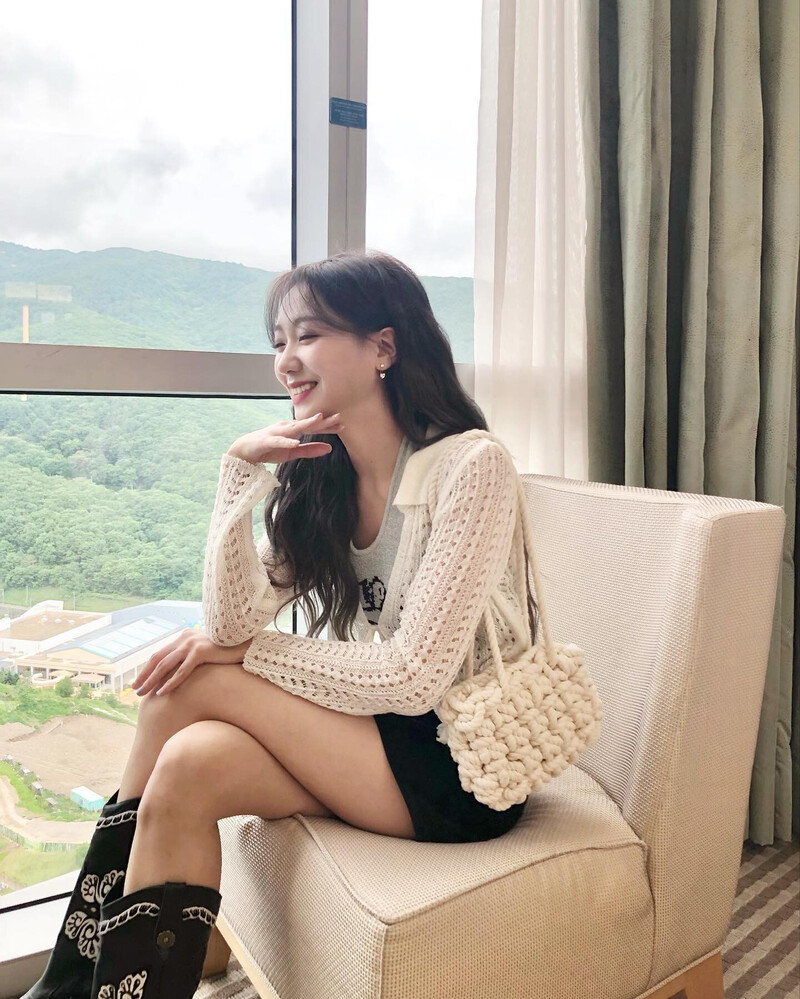 210703 Lovelyz Sujeong Instagram Update documents 3