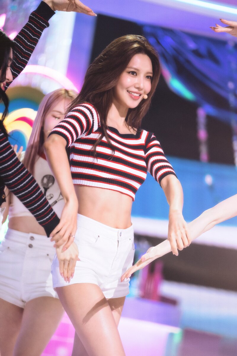 Girls' Generation Sooyoung - 'FOREVER 1' at Inkigayo documents 4