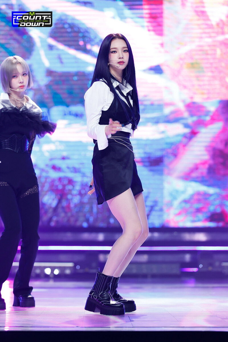 220714 aespa - 'Illusion' at M Countdown documents 23