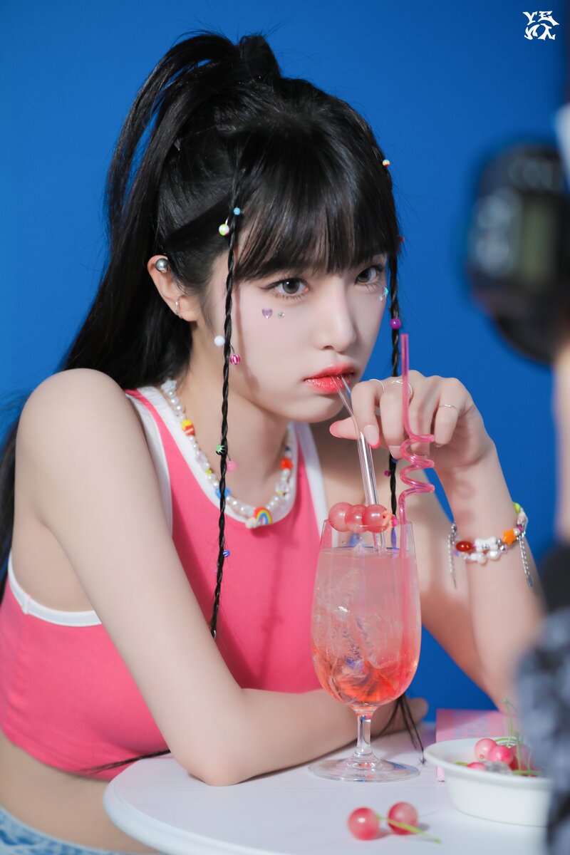 230809 Yuehua Entertainment Naver Update - YENA - lilybyred Behind The Scenes #5 documents 1