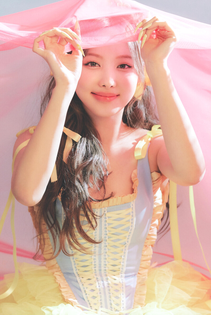 TWICE Nayeon - 1st Mini Album 'IM NAYEON' Photobook Scans documents 19