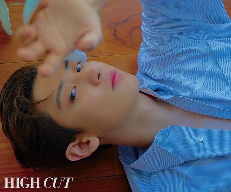 chanyeolxaquadiparmaforhighcut2020march (3).jpg