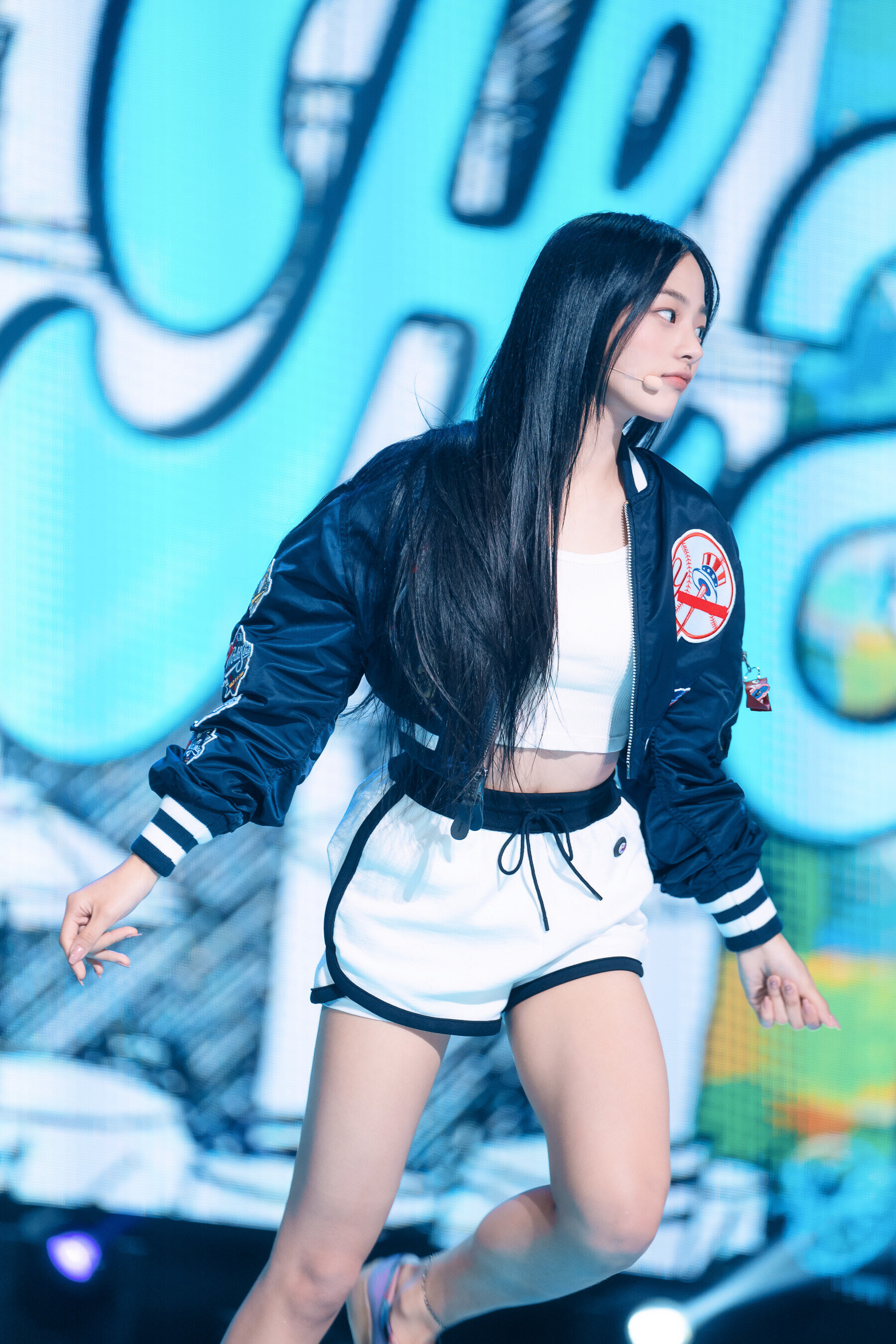 220807 NewJeans Minji 'Attention' at Inkigayo | kpopping