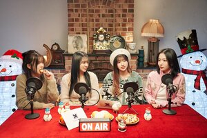 240216 WAKEONE Naver Post - Kep1er - Kep1erving 'Kep1er Radio' Filming Behind