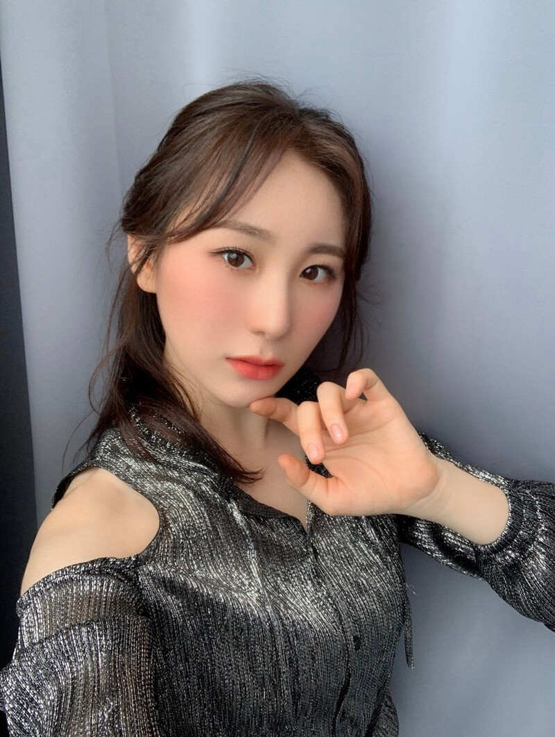 200802 IZ*ONE Twitter Update - Chaeyeon documents 1