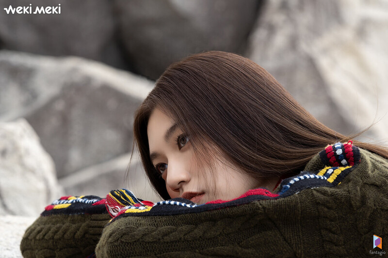 211102 Fantagio Naver Post - Doyeon's Marie Claire Photoshoot Behind documents 14