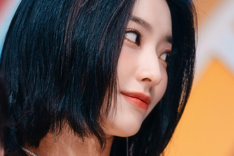 220123 fromis_9 Saerom - 'DM' at Inkigayo documents 22