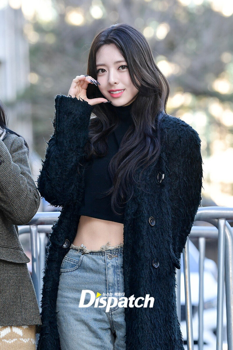 221202 ITZY Yuna - Music Bank Commute documents 3