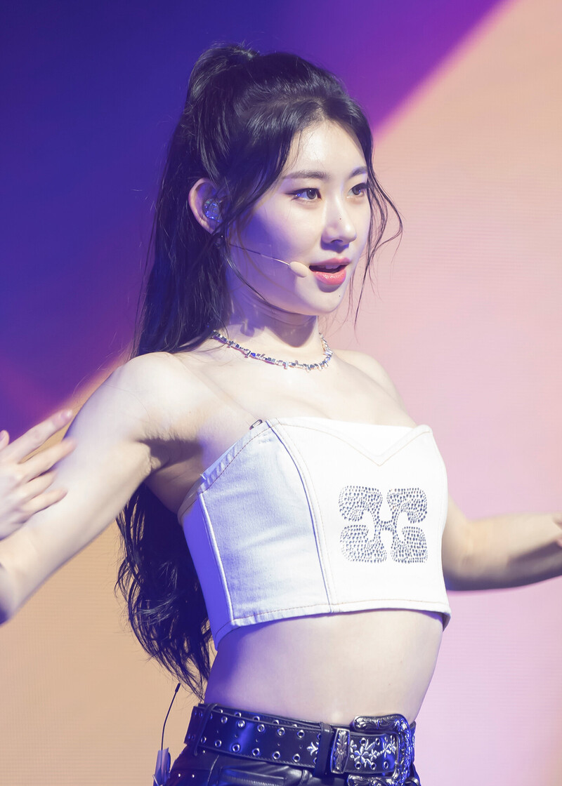 230617 ITZY Chaeryeong - Lotte Duty Free Family Concert | kpopping