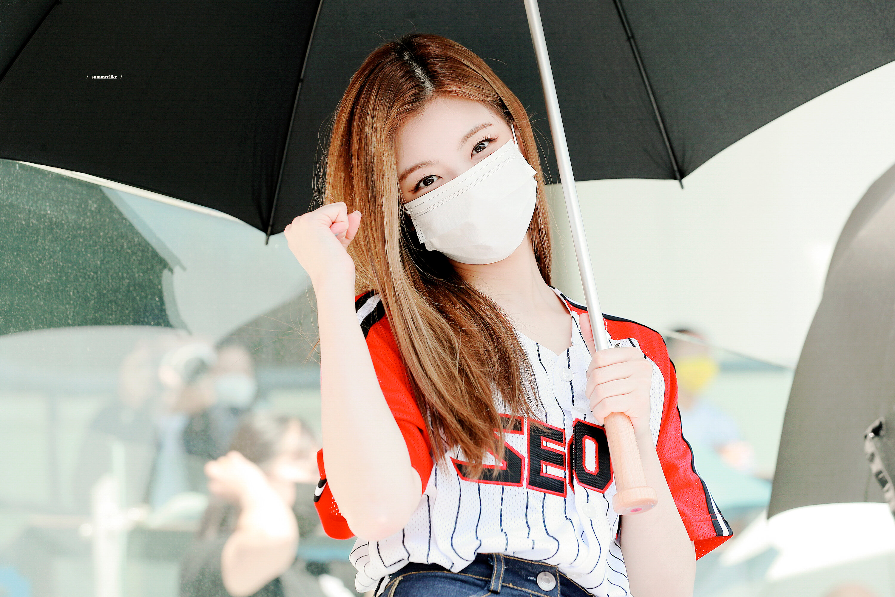 210530 ITZY Ryujin - LG Twins Baseball Game