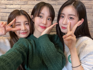 220224 WOOAH twitter update with NANA, WOOYEON, MINSEO