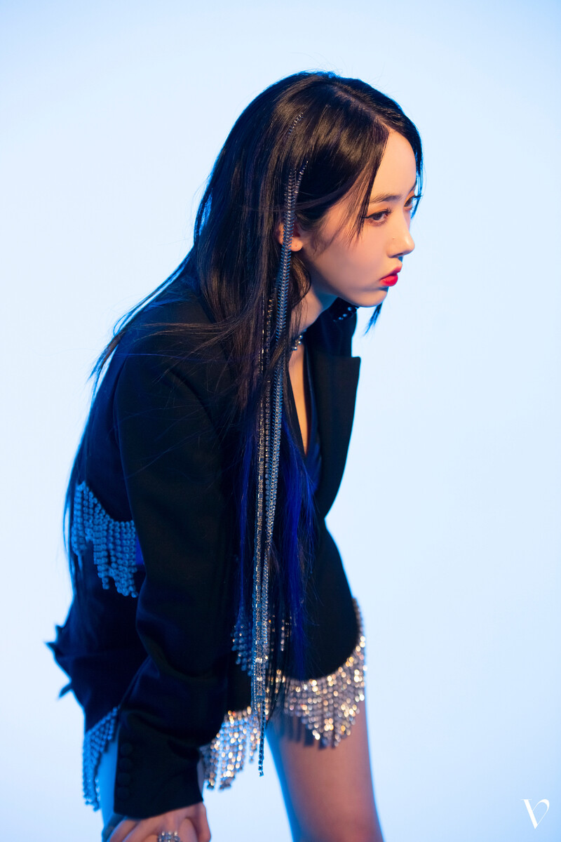 220303 VIVIZ Cafe Update - 'Bream of Prism' Jacket Shoot documents 11