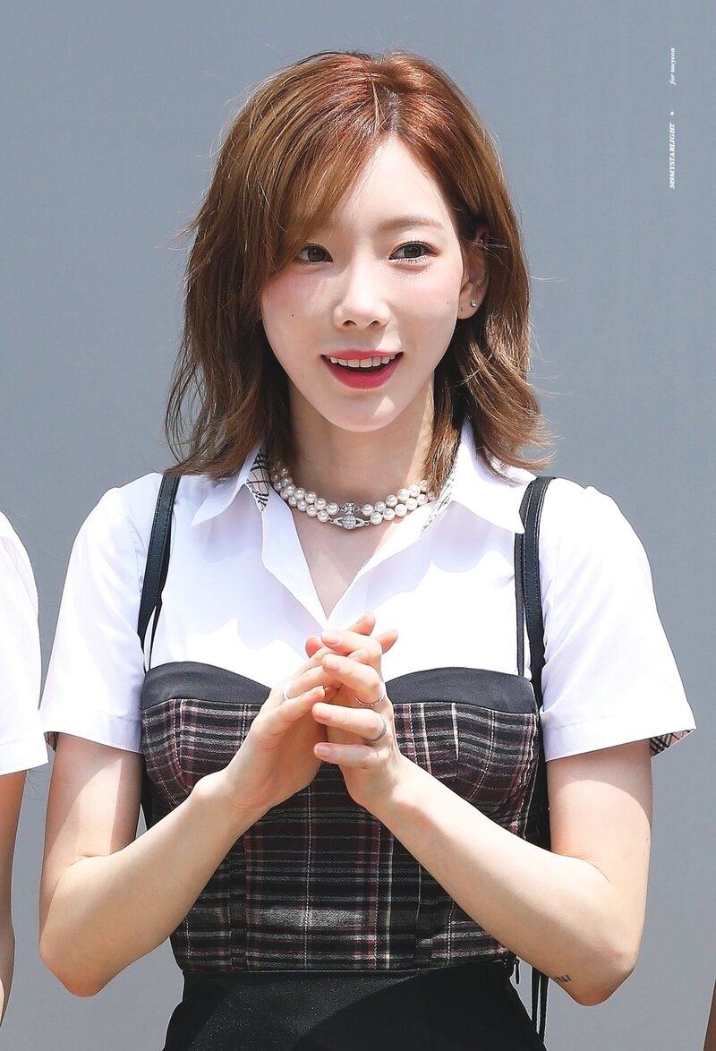 220728 SNSD Taeyeon - 'Knowing Bros' Filming documents 18