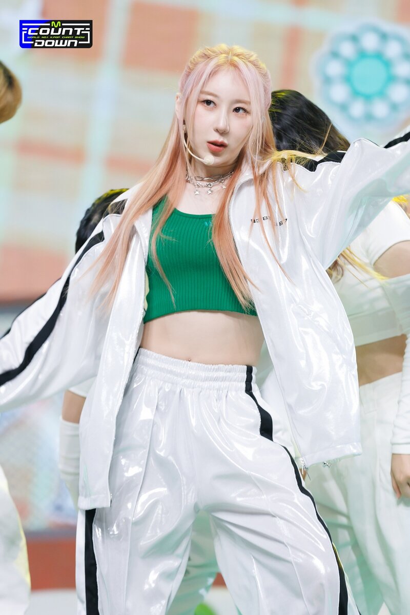 230413 LEE CHAE YEON - 'KNOCK' at M COUNTDOWN documents 11