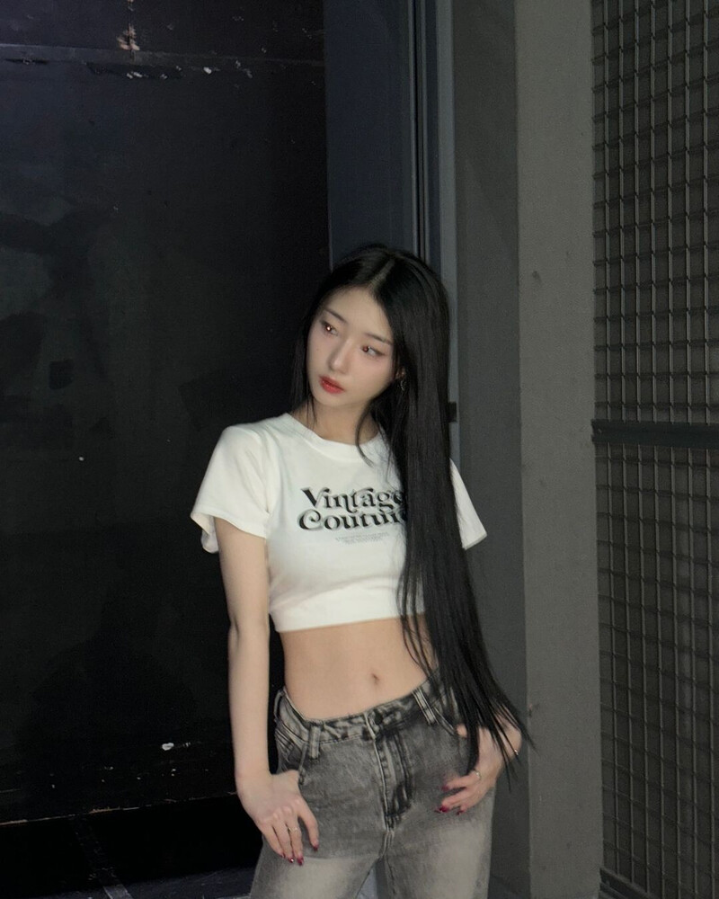 240911 - YeoJin Instagram Update documents 9