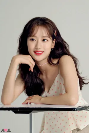 190516 April Naver Update - Naeun's PERIPERA Photoshoot Behind