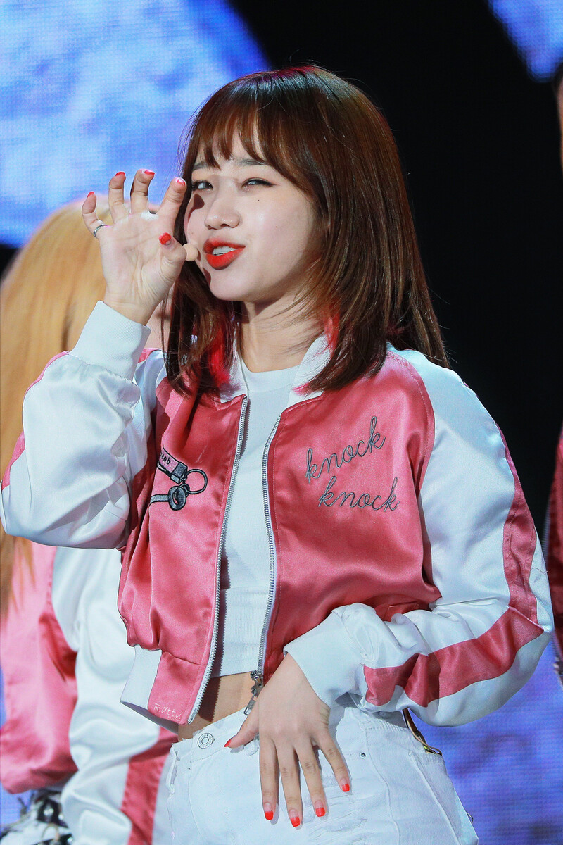 190501 Weki Meki Yoojung at Highfive Concert in Changwon documents 5