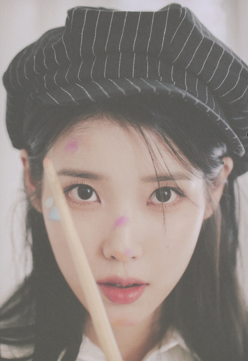 IU 2023 Season's Greetings (Scans) documents 11