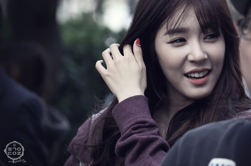 140328 Girls' Generation Tiffany at Music Bank documents 1