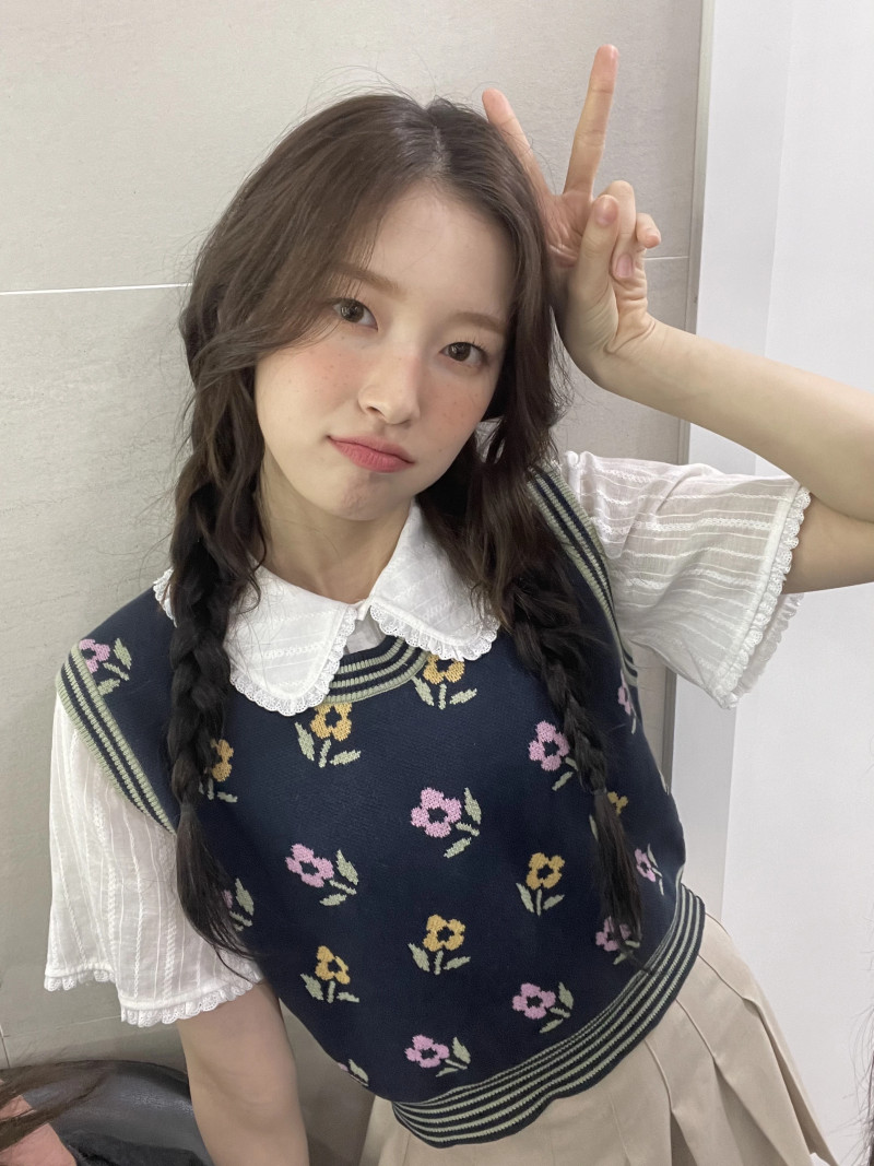 210416 OH MY GIRL SNS Update - Arin documents 2