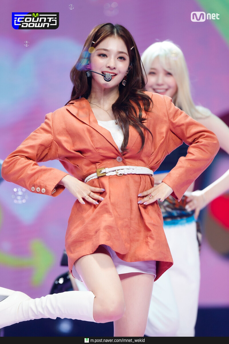 210916 fromis_9 - 'Talk & Talk' at M Countdown documents 10
