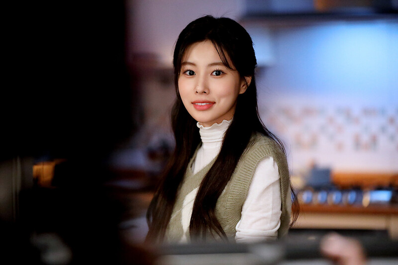 220112 8D Naver Post - Hyewon 'W' MV Shoot Behind documents 19