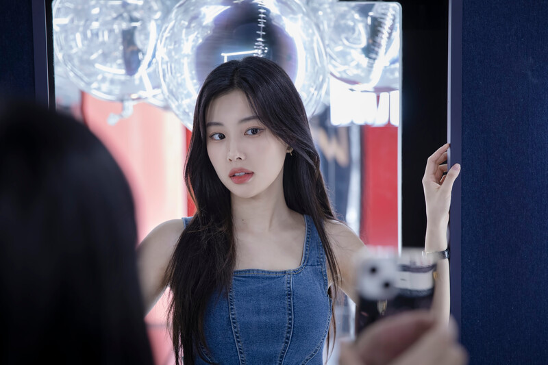 220409 8D Naver Post - Kang Hyewon & Kim Minju - Dior Addict Pop-up Store documents 12