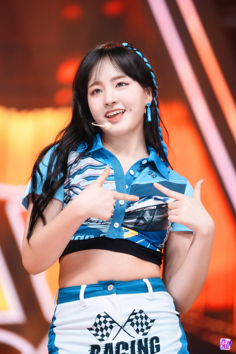 220918 IVE Liz - 'After LIKE' at Inkigayo documents 15